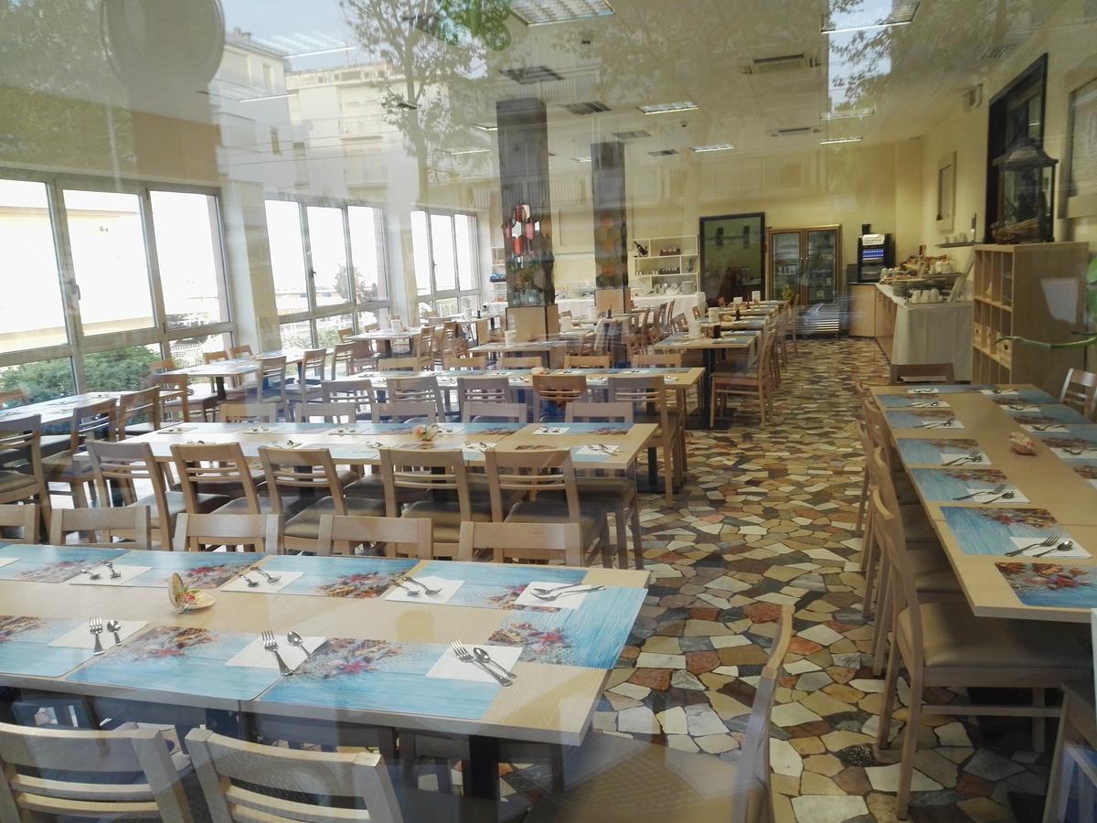 索姆布雷洛酒店 里米尼 外观 照片