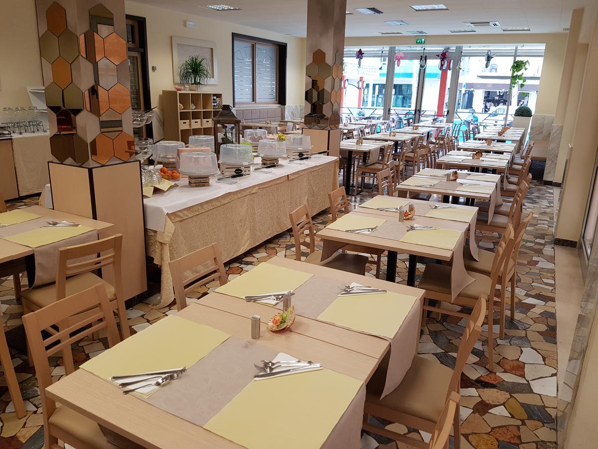 索姆布雷洛酒店 里米尼 外观 照片